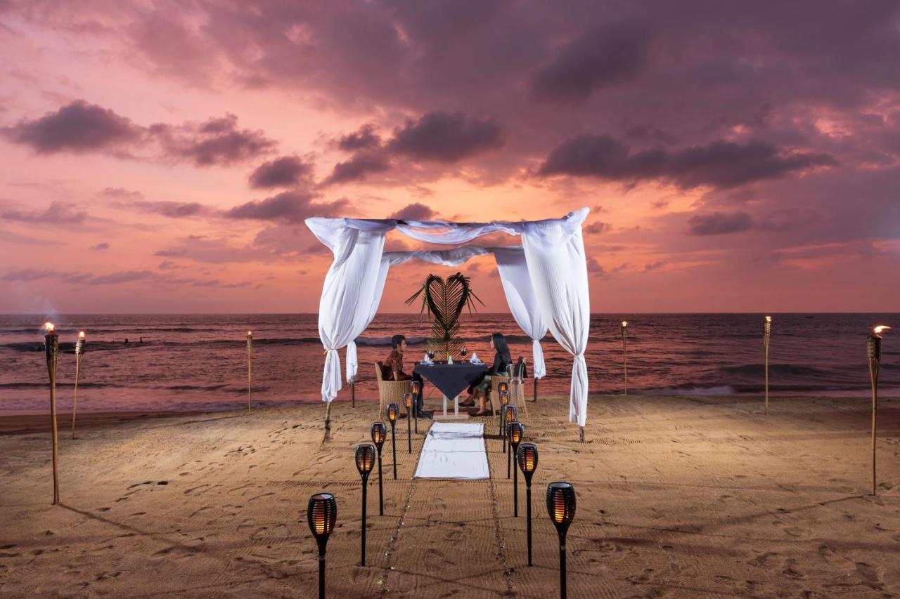 Serene Pavilions Вадува Екстериор снимка